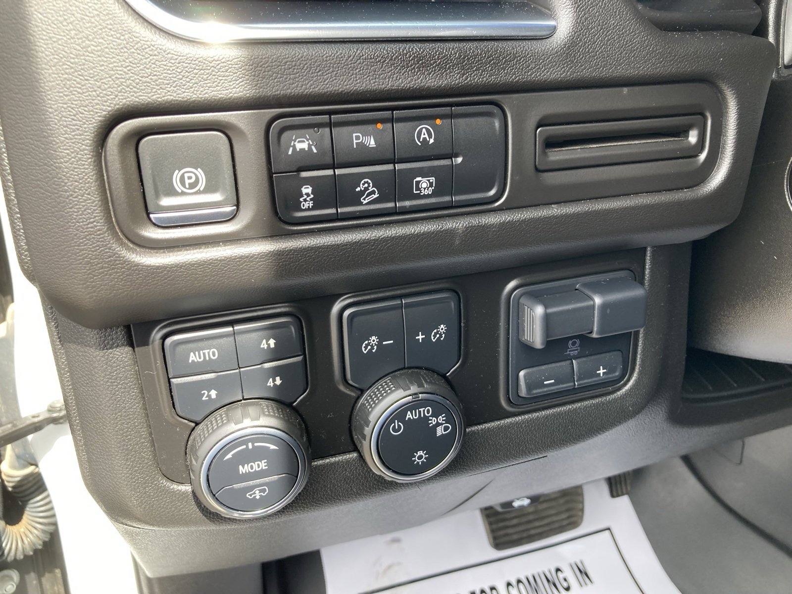 2024 Chevrolet Suburban Z71 photo 16