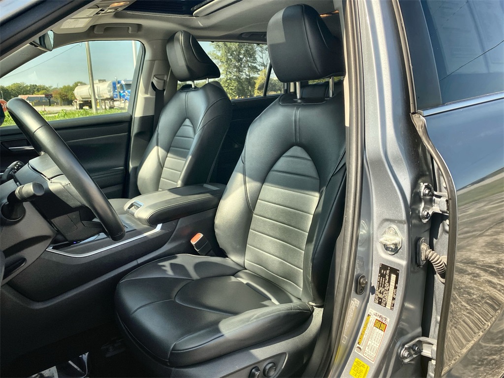 2023 Toyota Highlander XLE photo 10
