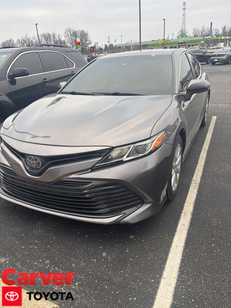 2018 Toyota Camry LE's photo