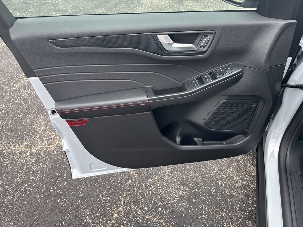 2025 Ford Escape ST-Line photo 27