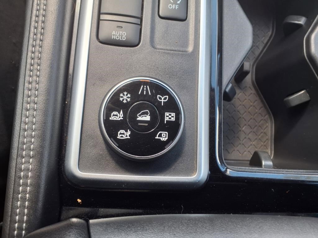 2022 Nissan Pathfinder Platinum photo 22