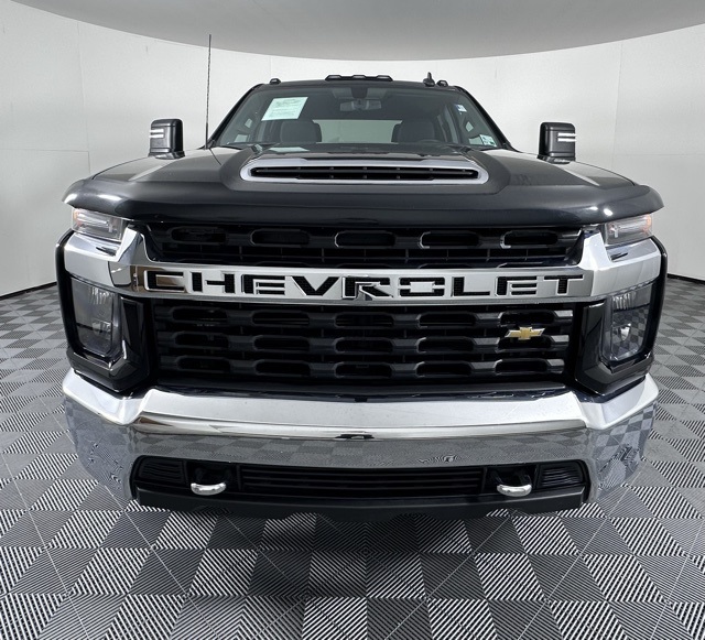 2023 Chevrolet Silverado 2500HD LT photo 2
