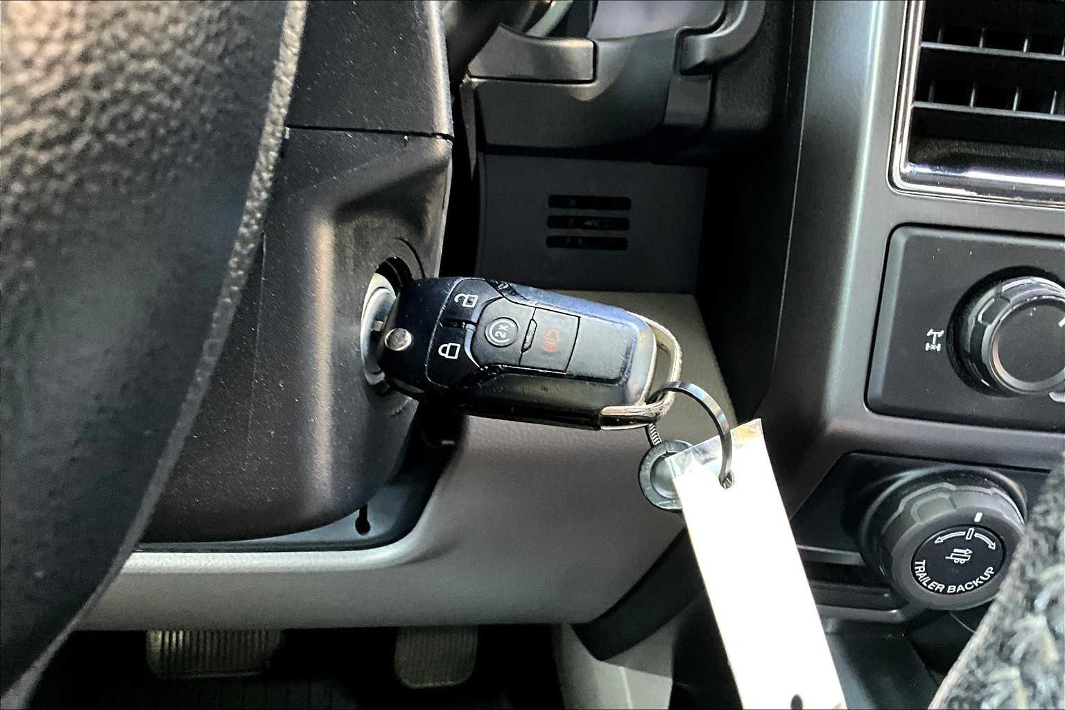 2016 Ford F-150 XLT photo 13