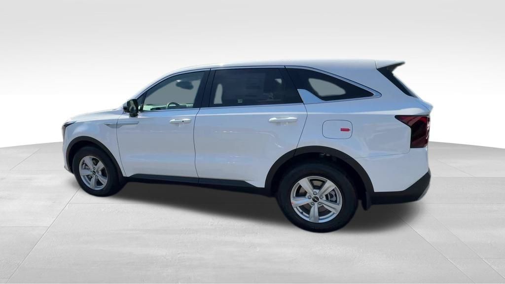 2025 Kia Sorento LX photo 2