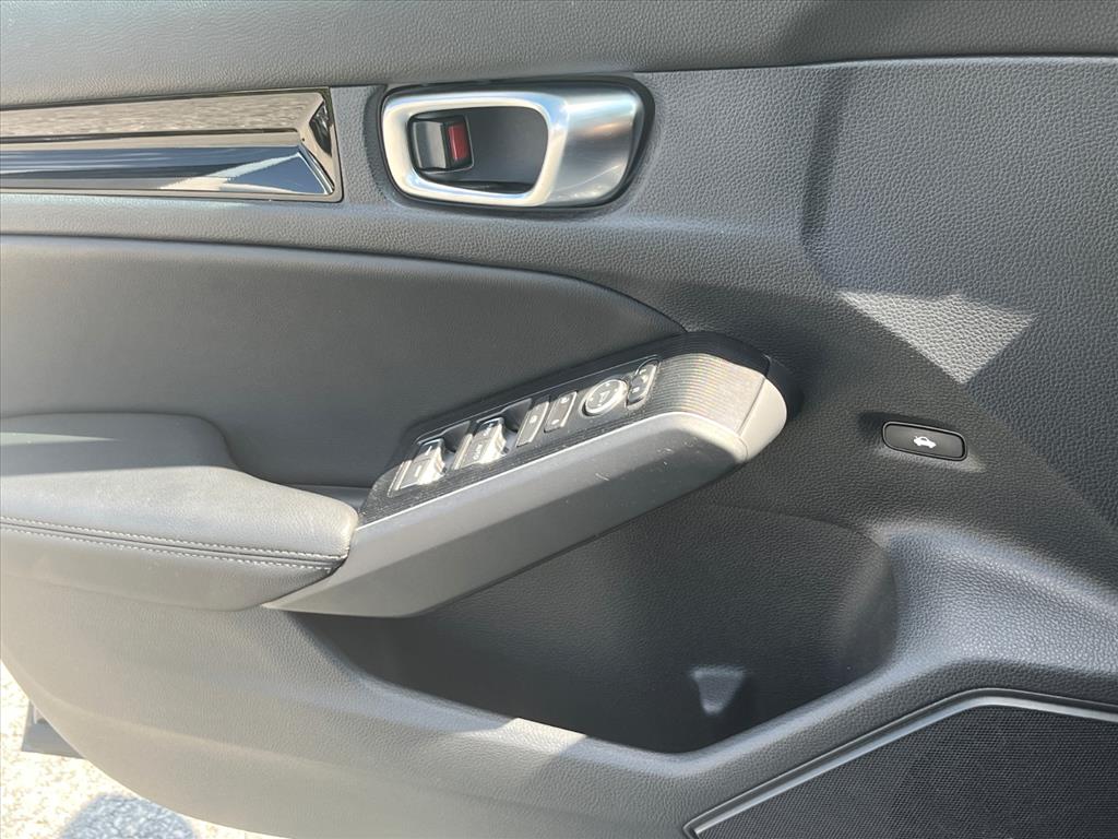 2022 Honda Civic Touring photo 16