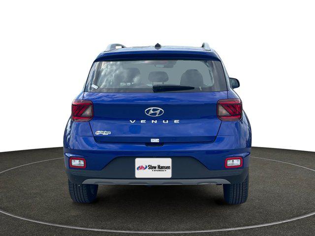 2025 Hyundai Venue SEL photo 4