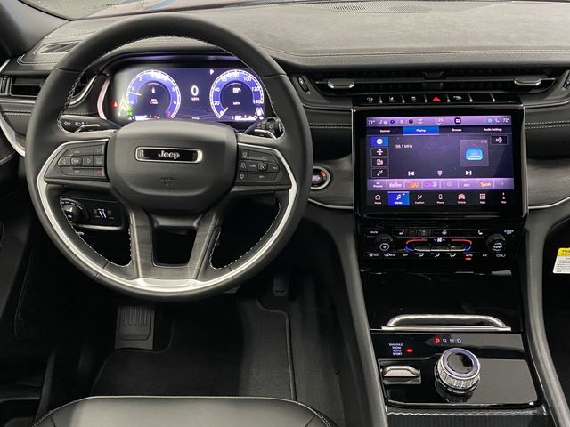 2025 Jeep Grand Cherokee Limited photo 4