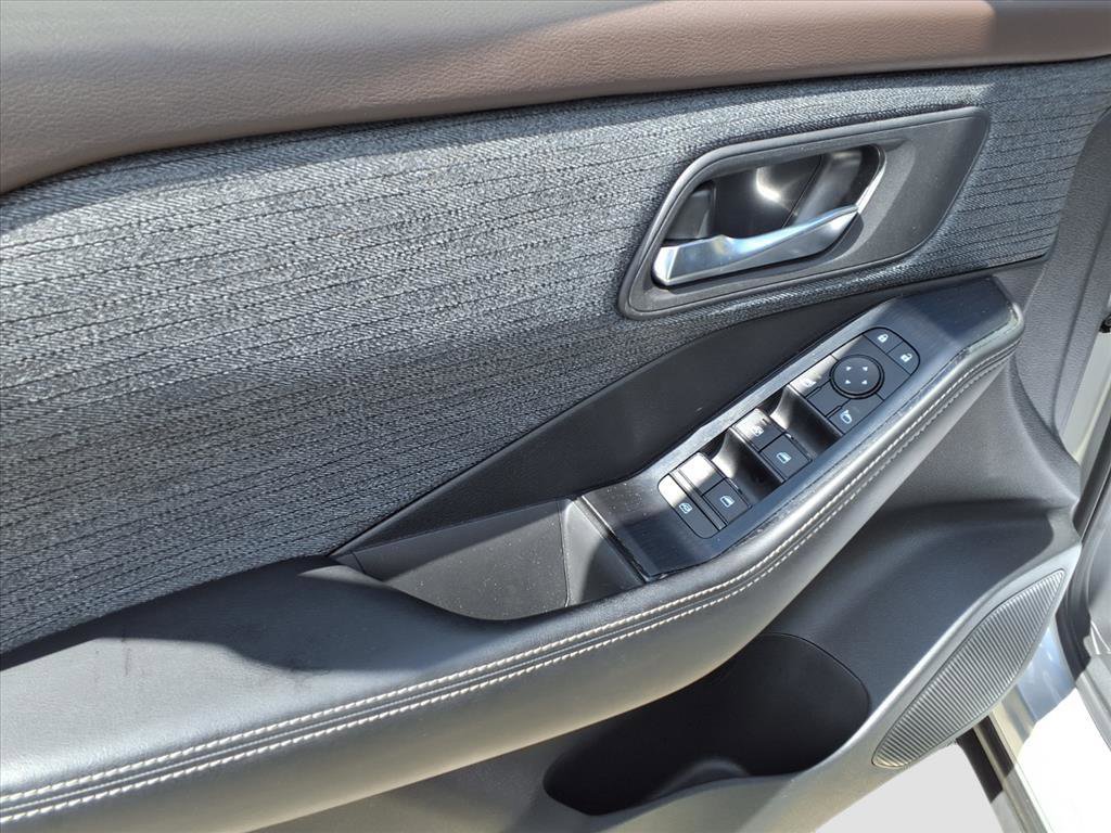 2023 Nissan Rogue SV photo 15