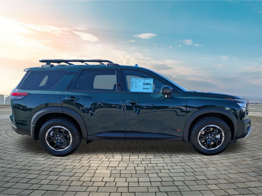 2025 Nissan Pathfinder Rock Creek photo 2