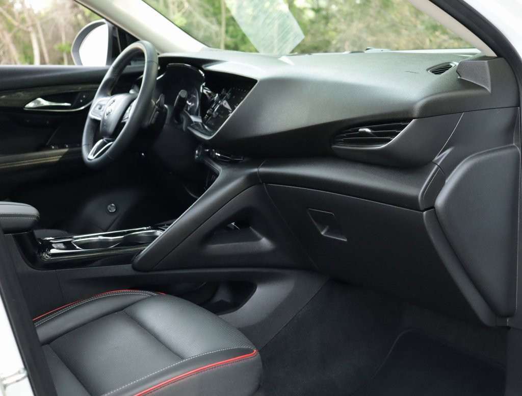 Used 2022 Summit White Buick Essence image 32