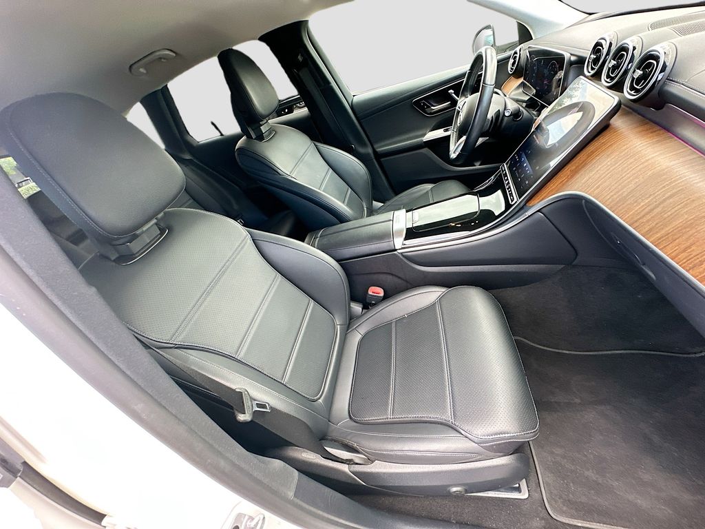 2024 Mercedes Benz GLC 300 photo 28