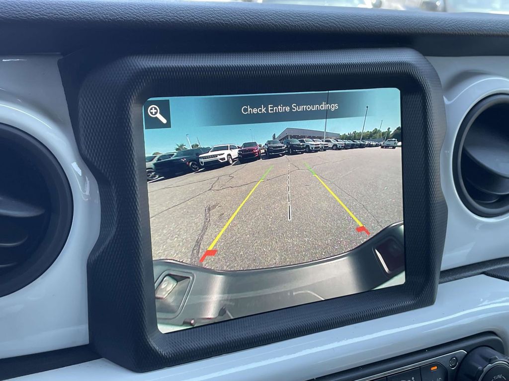 2021 Jeep Gladiator Sport photo 32