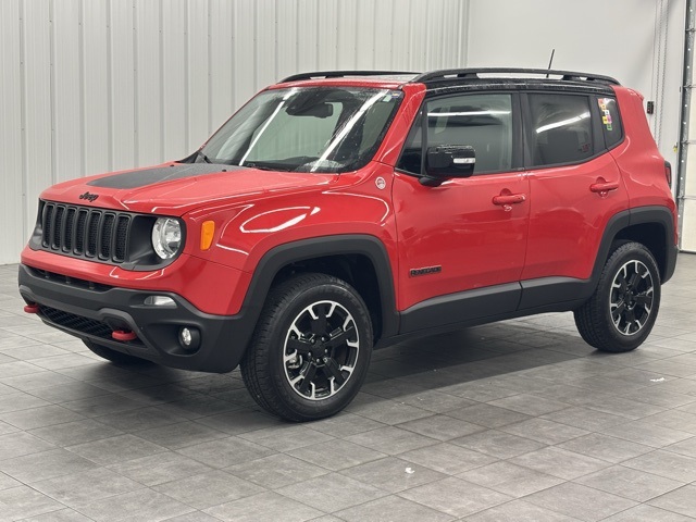 2023 Jeep Renegade Trailhawk photo 3