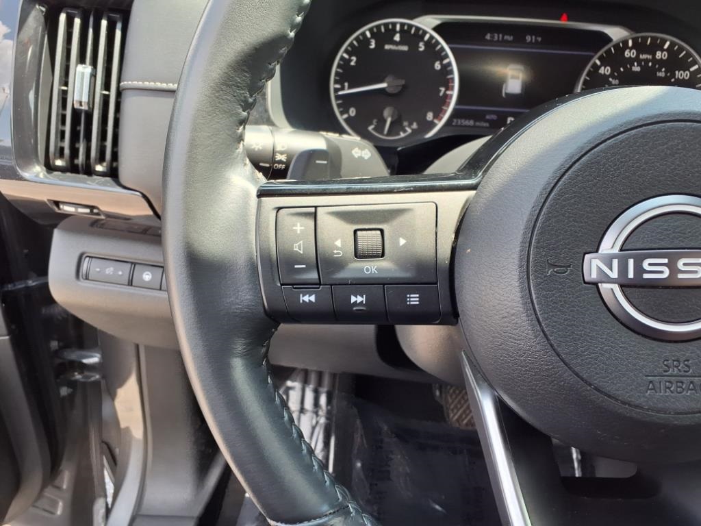 2023 Nissan Pathfinder SV photo 15