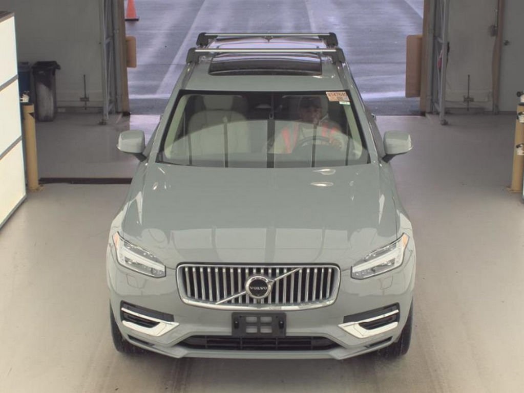 2024 Volvo XC90 Recharge T8 Plus photo 3