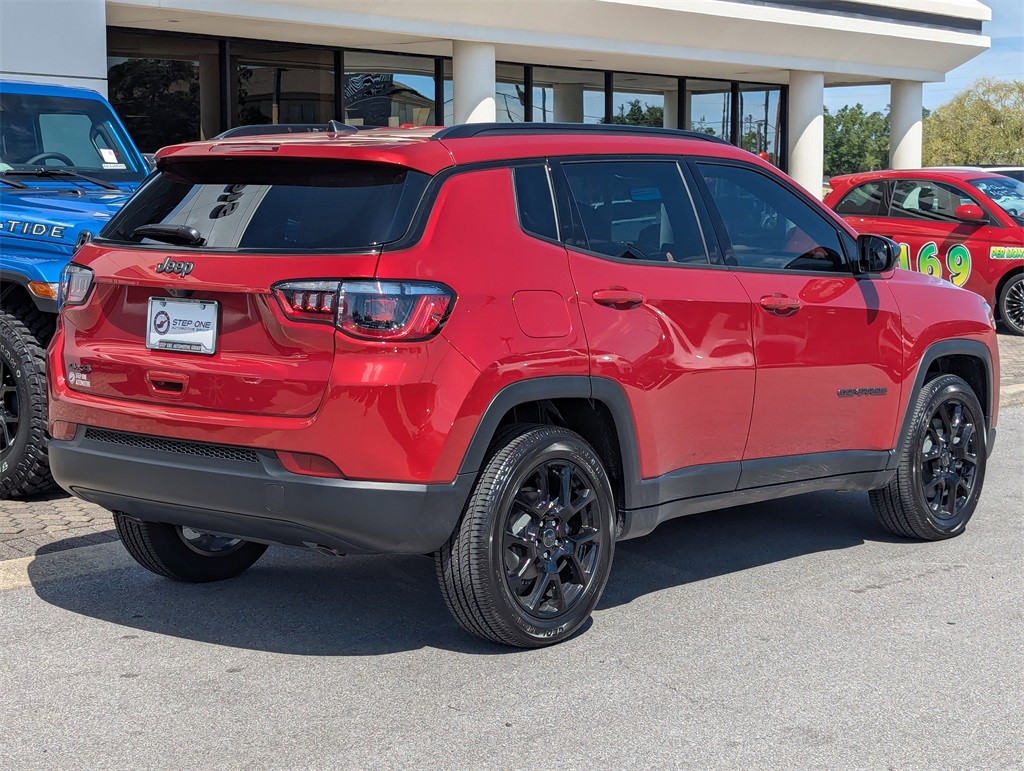 2026 Jeep Compass Latitude photo 4