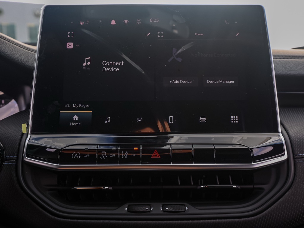 New 2026 Silver Zynith Metallic Clear-Coat Exterior Paint Jeep Latitude image 28