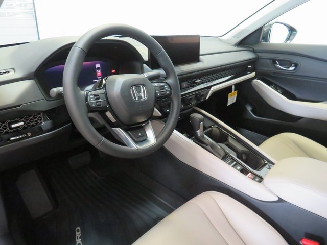 2025 Honda Accord Hybrid Touring photo 2