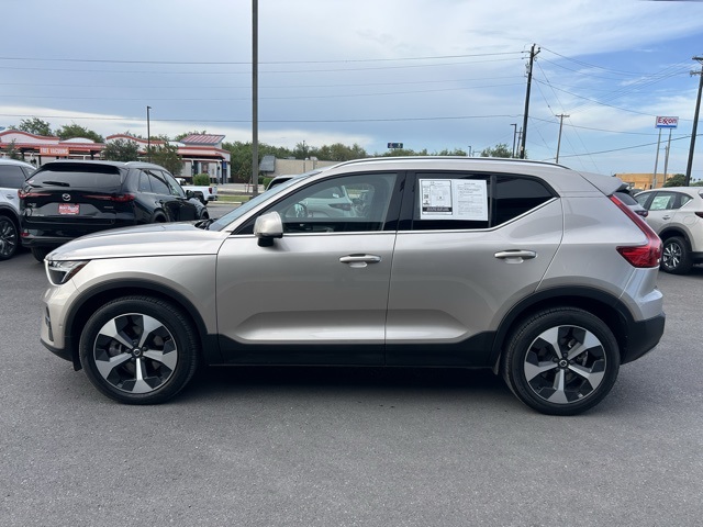 2023 Volvo XC40 Plus photo 27
