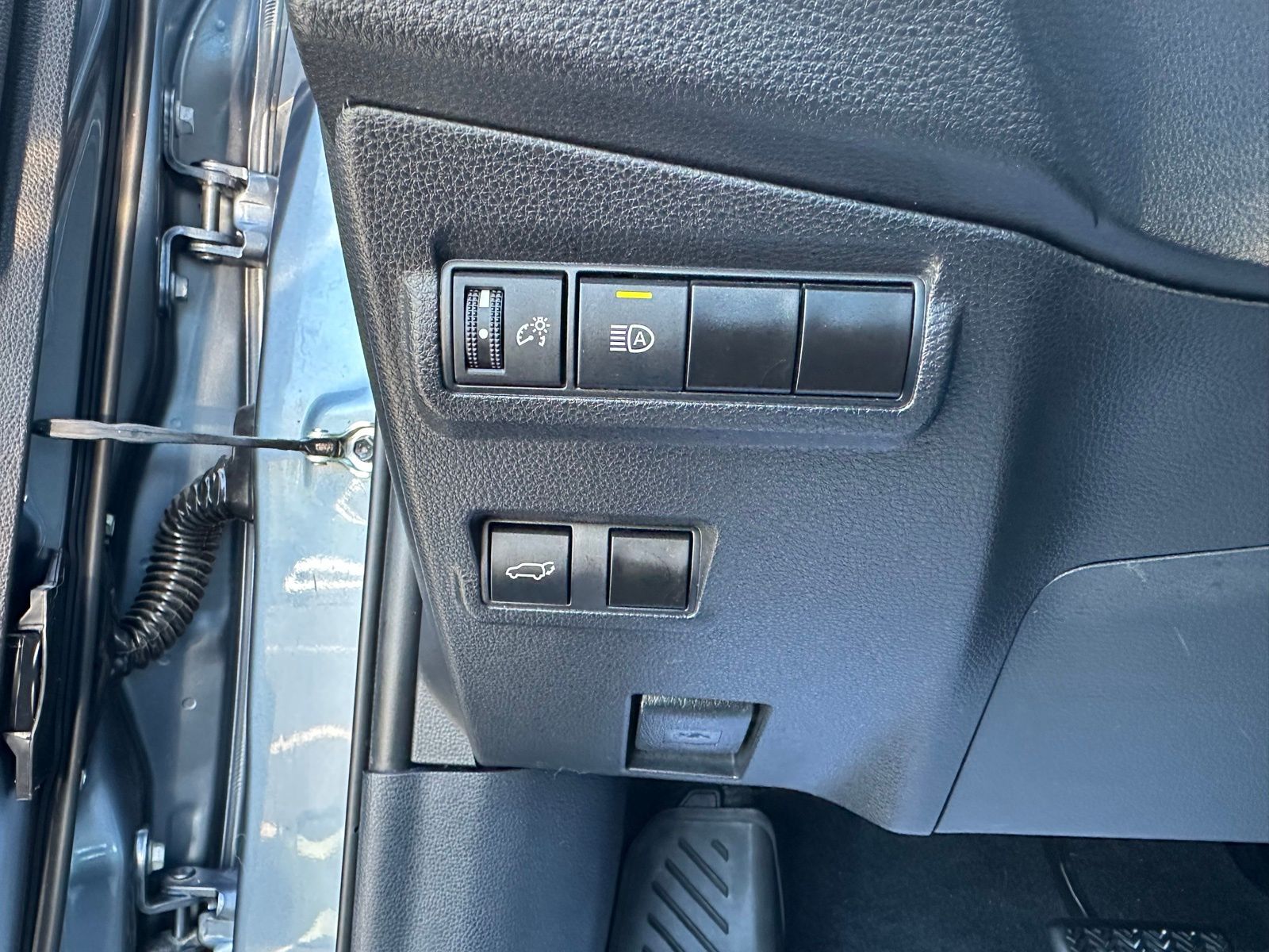 2023 Toyota Corolla Cross XLE photo 15