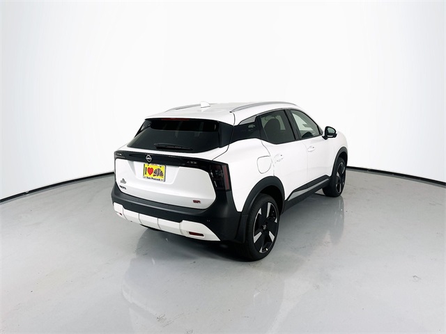 2025 Nissan Kicks SR photo 4