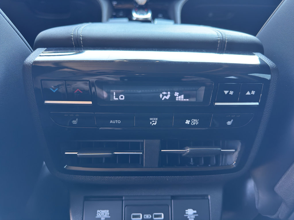 2022 Acura MDX SH-AWD Advance photo 18