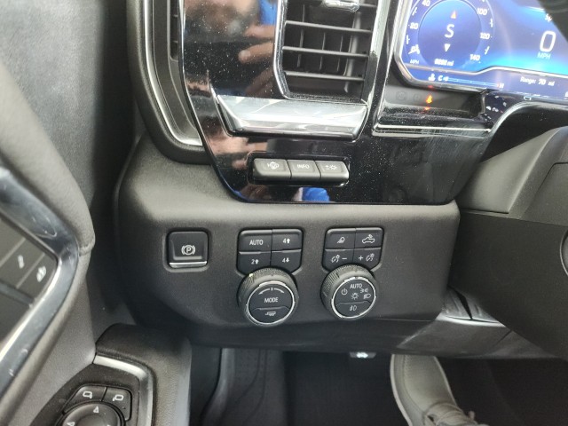 2024 Chevrolet Silverado 1500 High Country photo 4