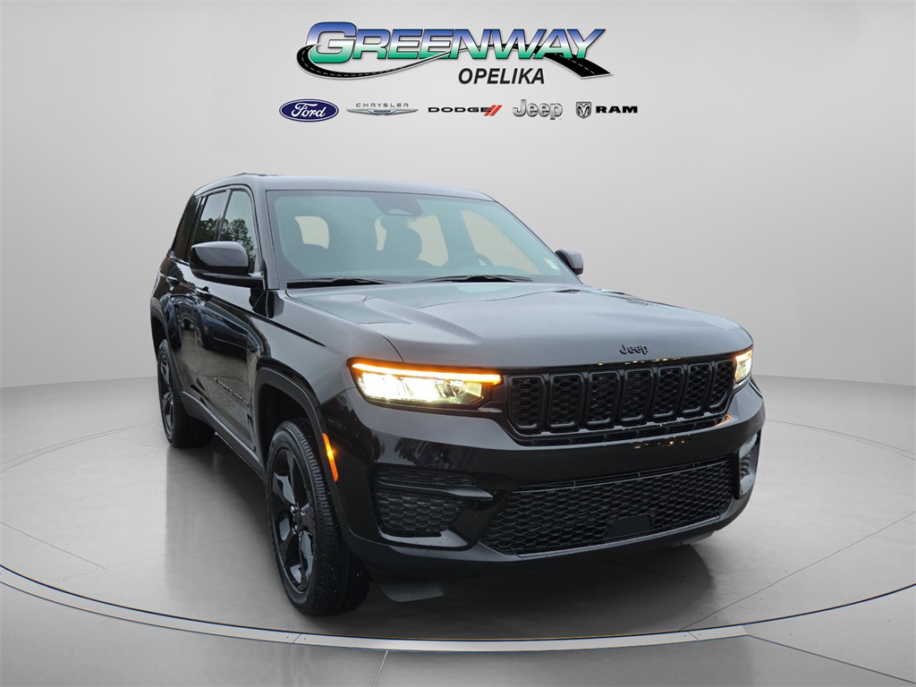 2025 Jeep Grand Cherokee Altitude's photo