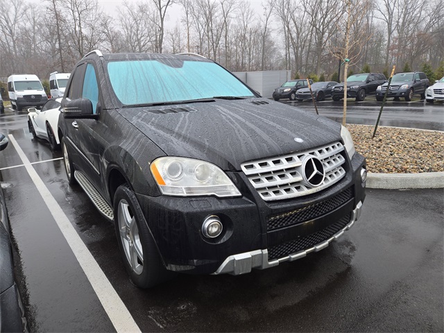 2011 Mercedes-Benz M-Class ML550's photo