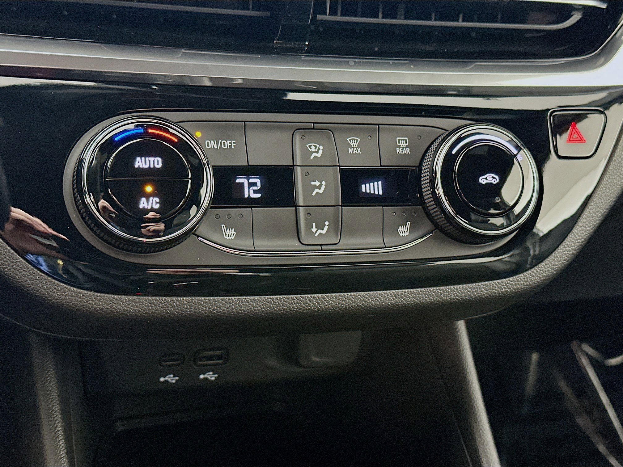 2024 Buick Envista ST photo 14