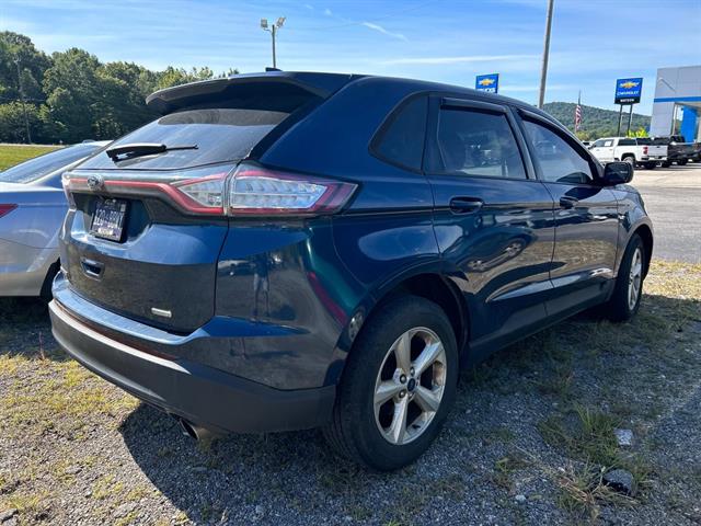 2017 Ford Edge SE photo 2