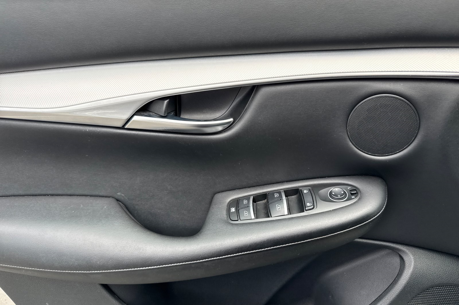 2020 Infiniti QX50 Luxe photo 14