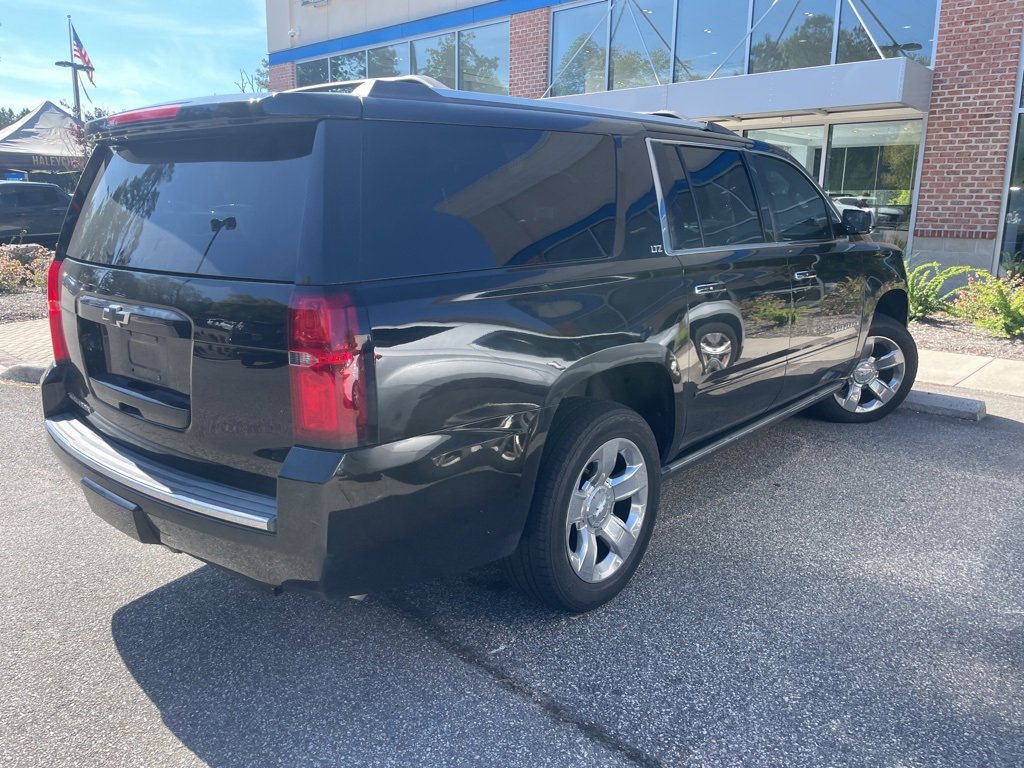 2015 Chevrolet Suburban LTZ photo 3