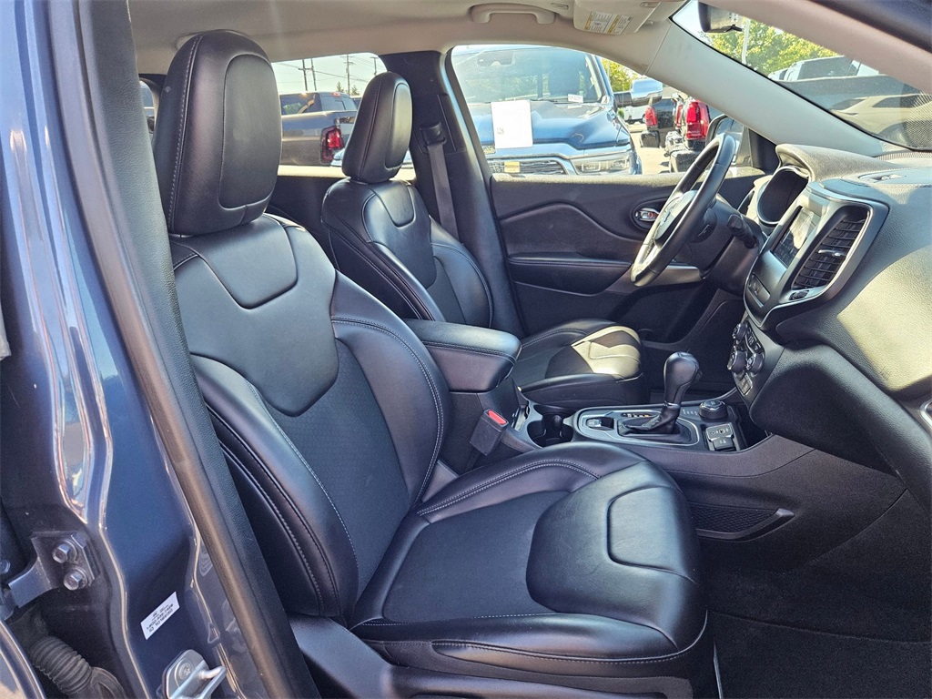 2019 Jeep Cherokee Latitude photo 28