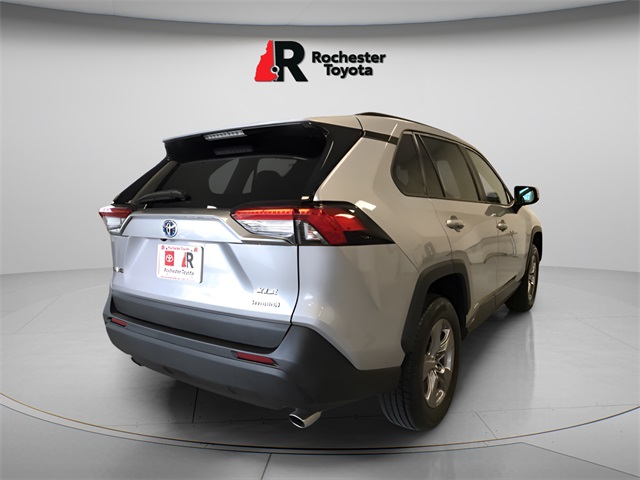 2023 Toyota RAV4 Hybrid XLE photo 3