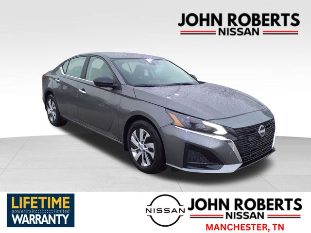 2025 Nissan Altima S's photo