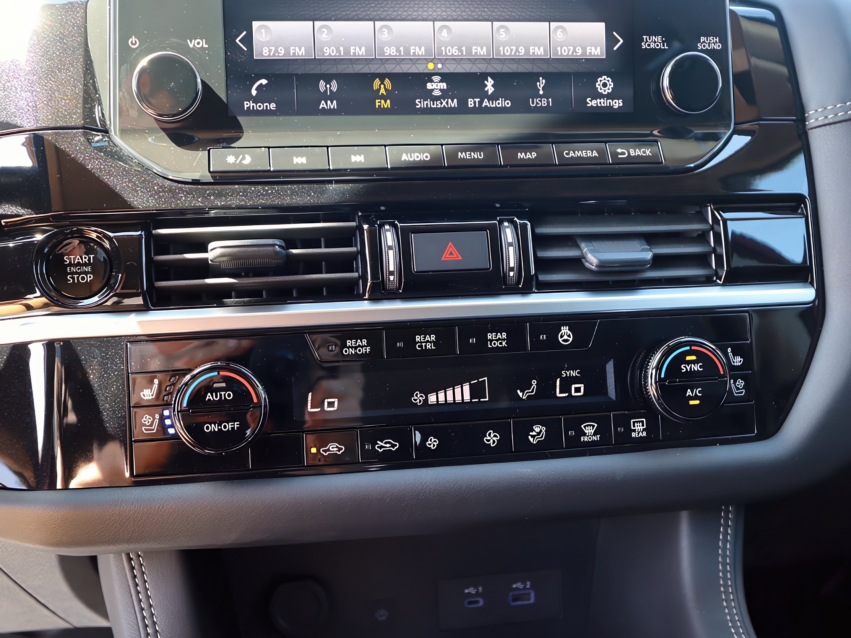 2025 Nissan Pathfinder Platinum photo 16