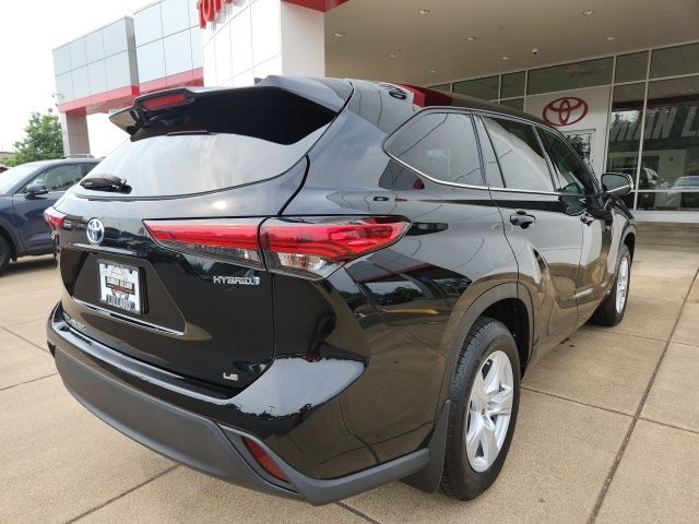 2022 Toyota Highlander Hybrid LE photo 7