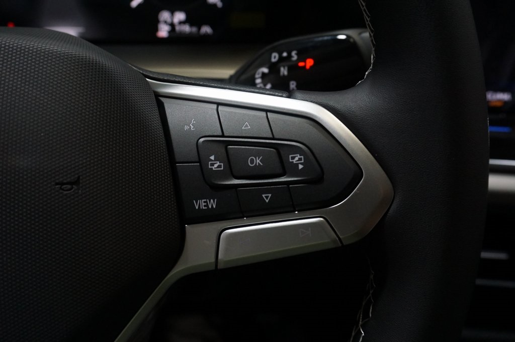 2025 Volkswagen Tiguan SE photo 19