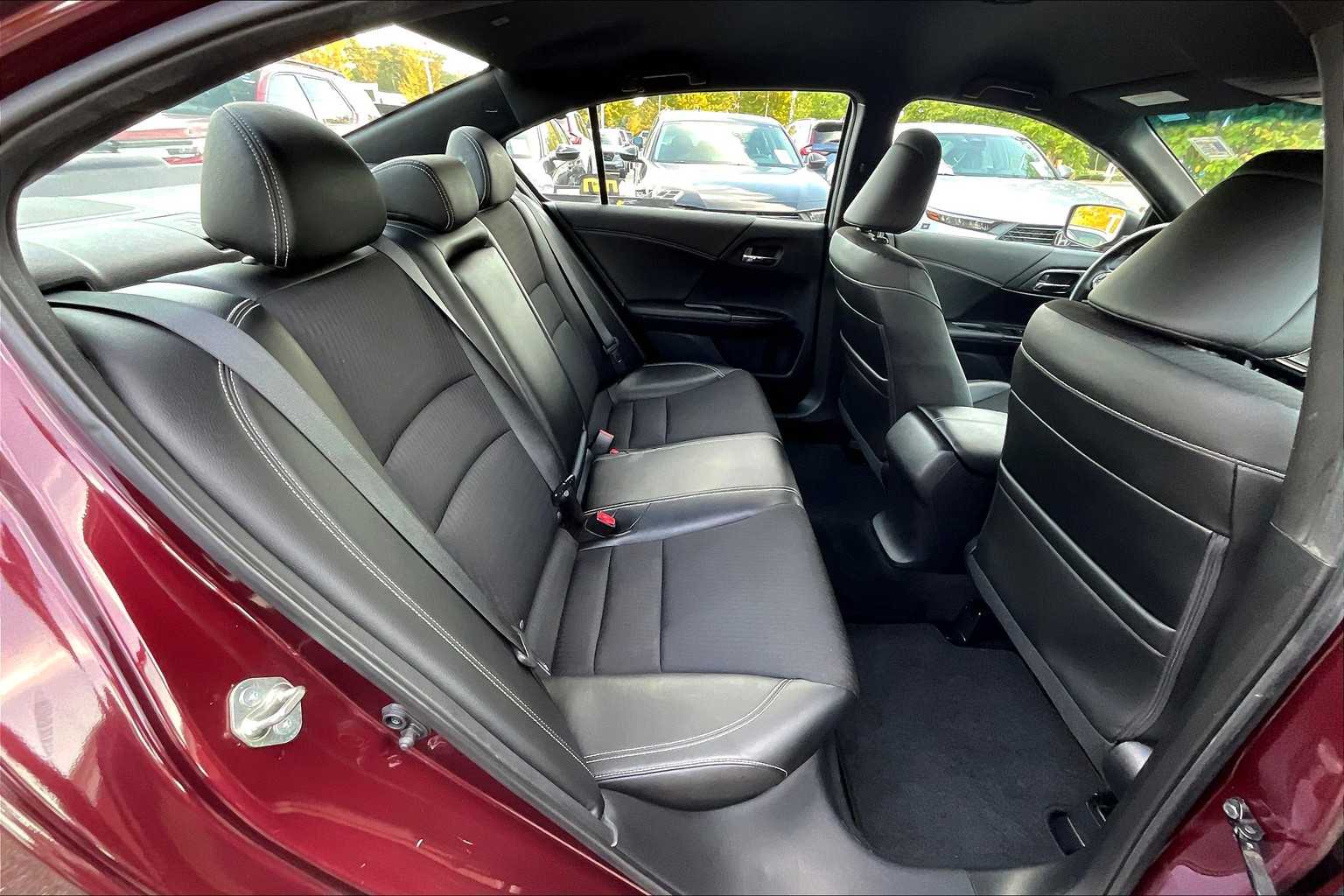 2017 Honda Accord Sport photo 16