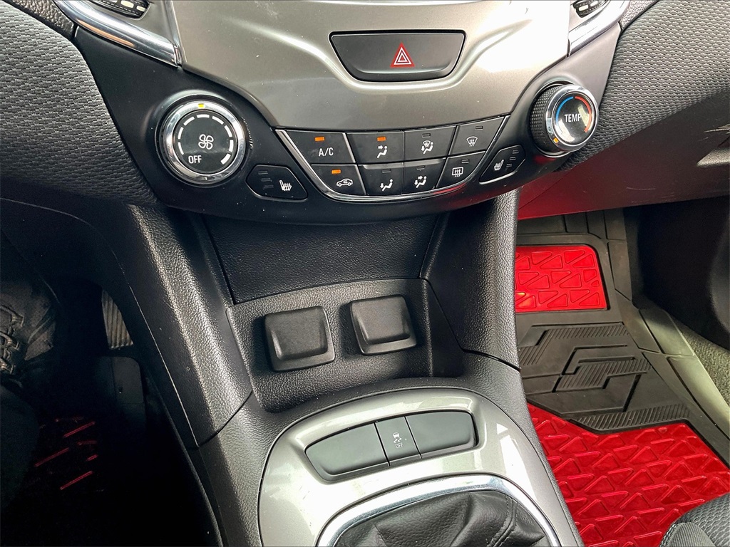 2018 Chevrolet Cruze LT photo 24