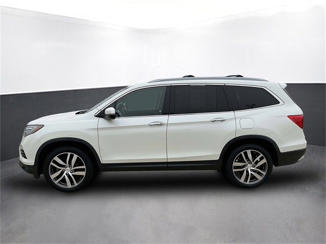 Used 2016 Honda Pilot Elite with VIN 5FNYF6H07GB127817 for sale in Kansas City