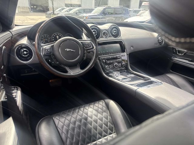 2019 Jaguar XJ Supercharged photo 15