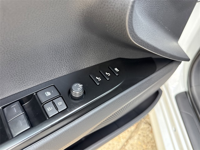 2025 Toyota Camry XLE photo 12