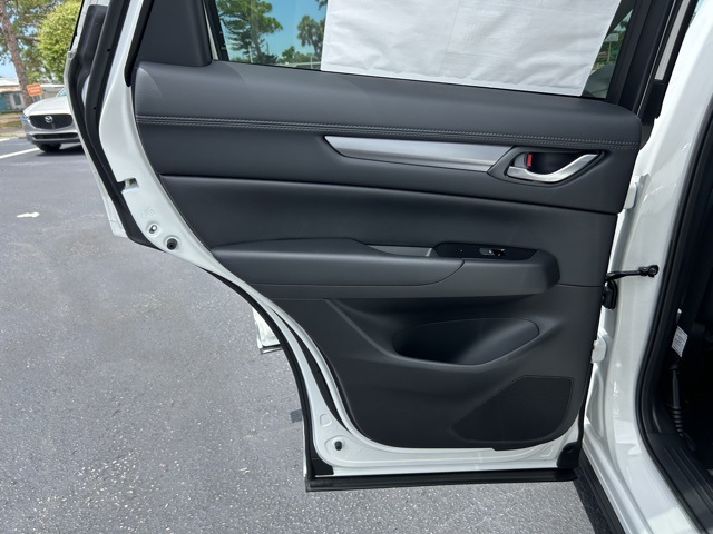 2025 Mazda CX-5 2.5 S Preferred photo 8