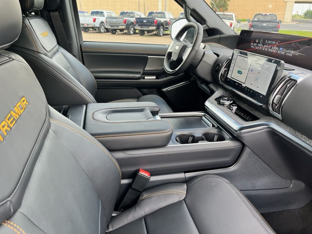 2025 Ford Expedition photo 18