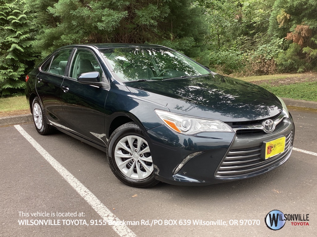 Used 2015 Toyota Camry LE with VIN 4T4BF1FK5FR466595 for sale in Wilsonville, OR