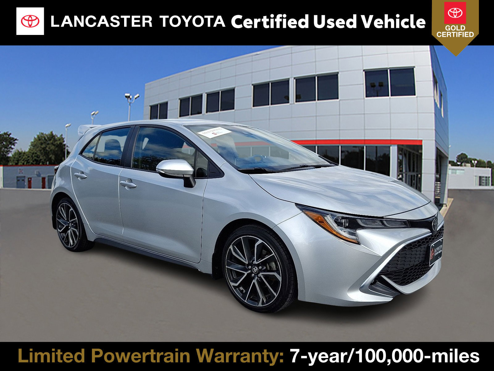 2022 Toyota Corolla Hatchback XSE's photo