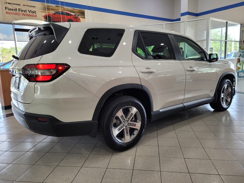 2025 Honda Pilot EX-L photo 4