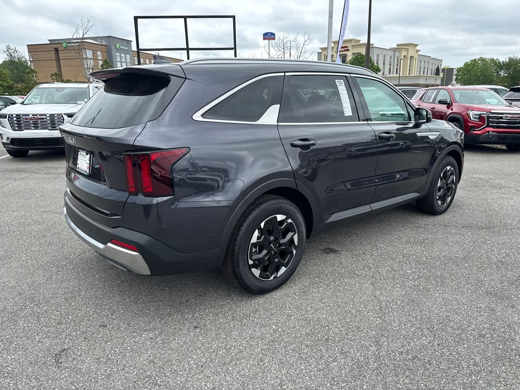 2025 Kia Sorento S photo 2